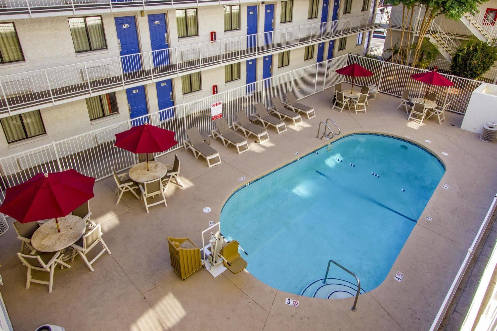 Phoenix Inn Εξωτερικό φωτογραφία