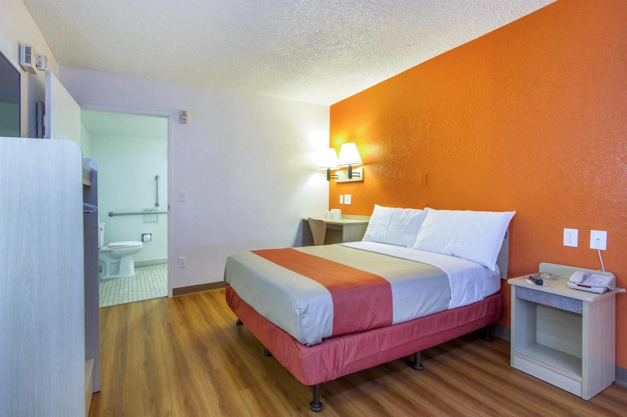 Phoenix Inn Εξωτερικό φωτογραφία