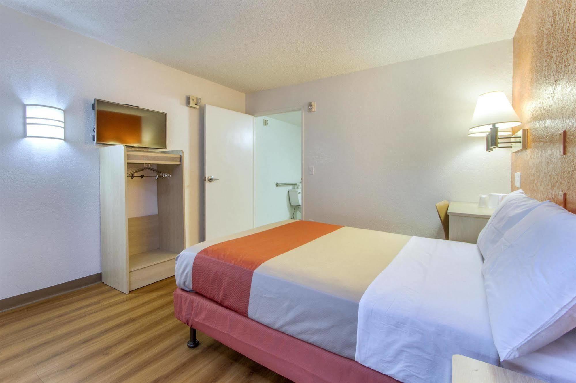Phoenix Inn Εξωτερικό φωτογραφία