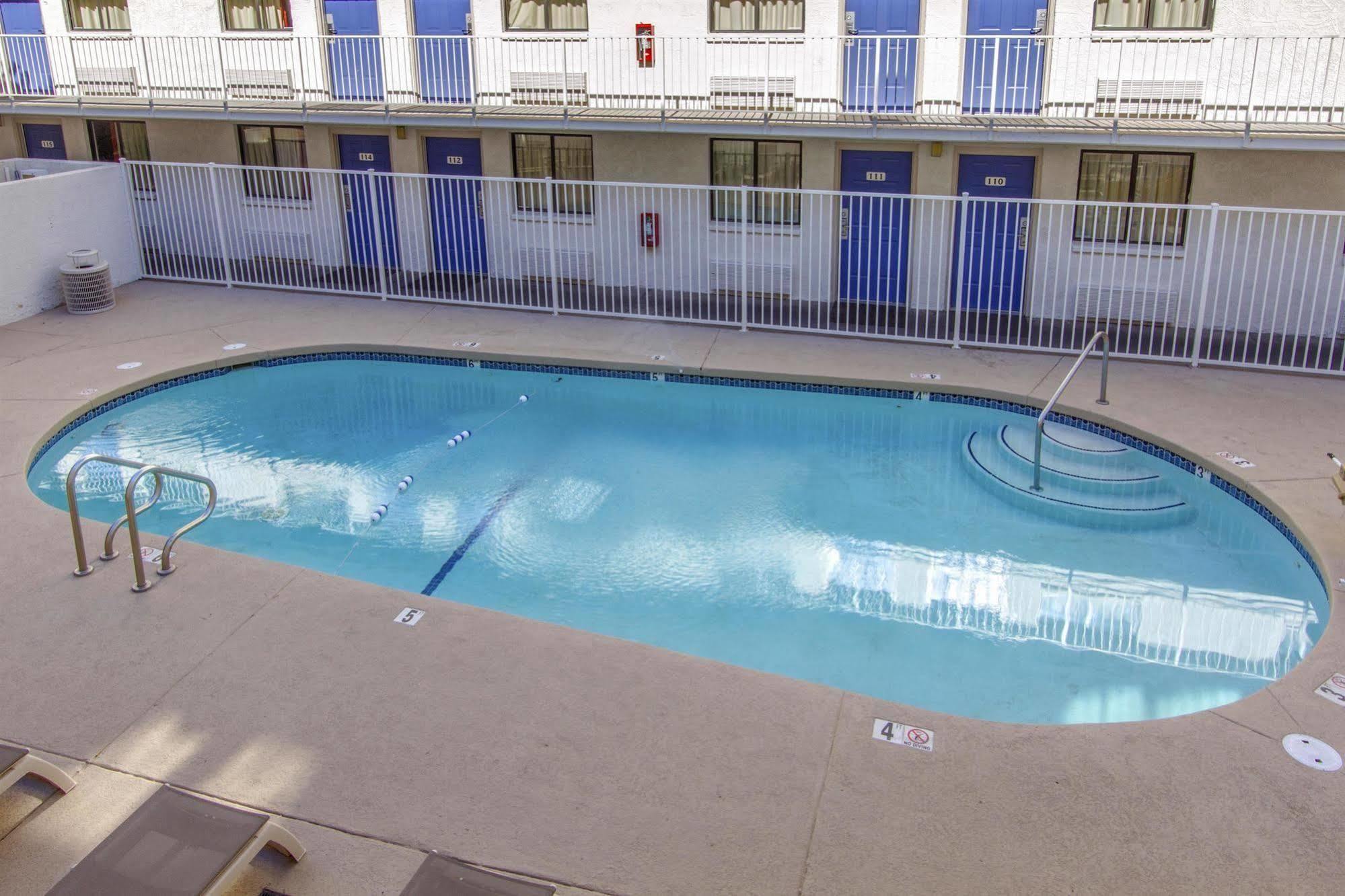 Phoenix Inn Εξωτερικό φωτογραφία