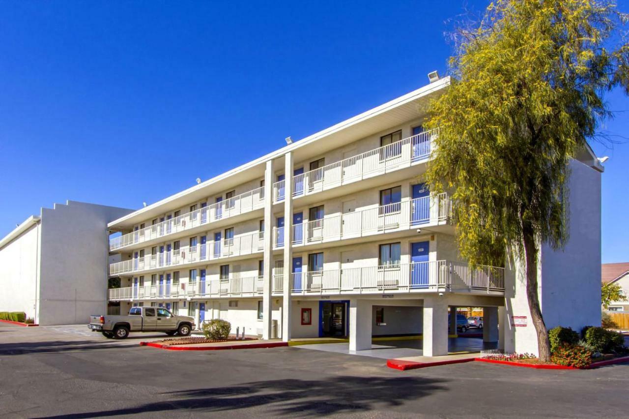 Phoenix Inn Εξωτερικό φωτογραφία