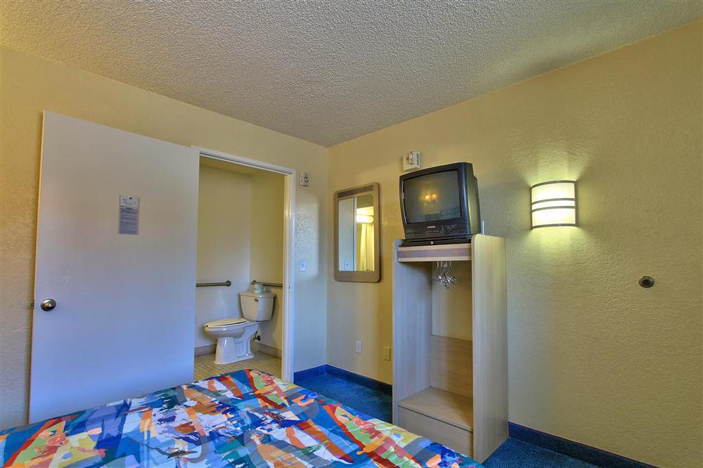 Phoenix Inn Δωμάτιο φωτογραφία