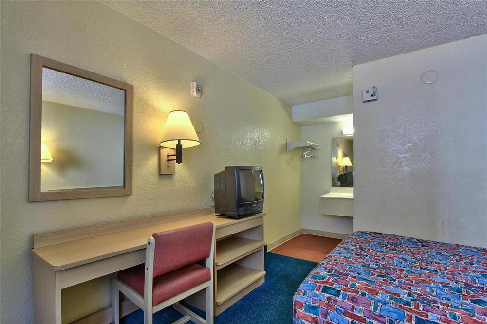 Phoenix Inn Δωμάτιο φωτογραφία